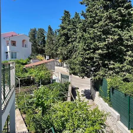 Nikola Apartment *