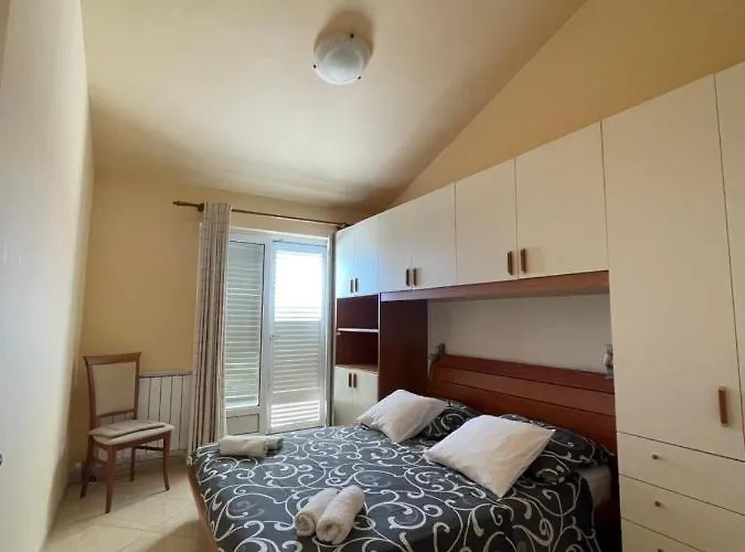 Nikola Apartamento *